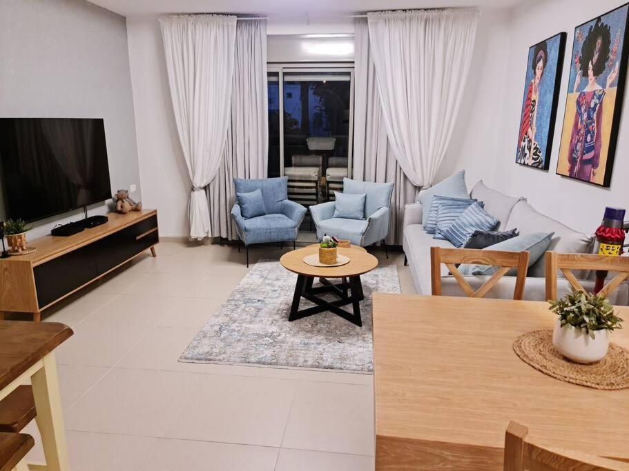 Апартаменти מרחק נגיעה בתקווה Petach Tikva Екстер'єр фото